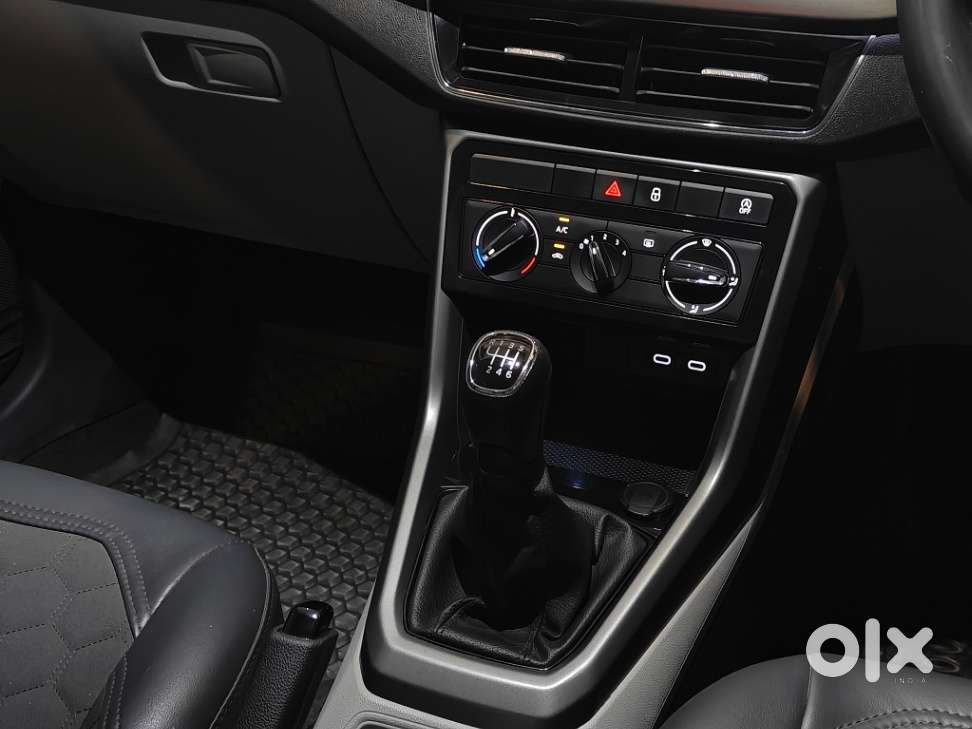 Skoda Kushaq 1.0 Tsi Ambition, 2022, Petrol