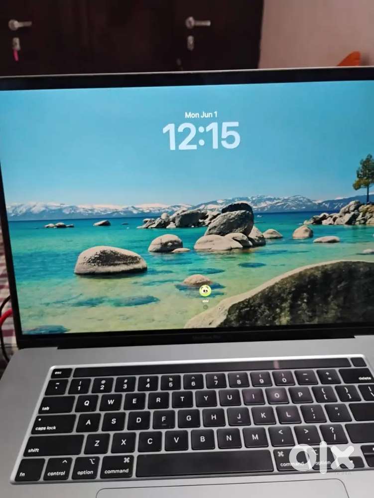 Apple MacBook Pro Intel Core i7 | 16GB RAM | AMD Radeon Graphics