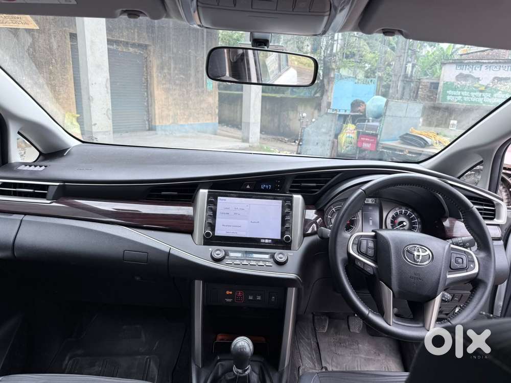 Toyota Innova Crysta 2.4 V 8 Str, 2025, Diesel