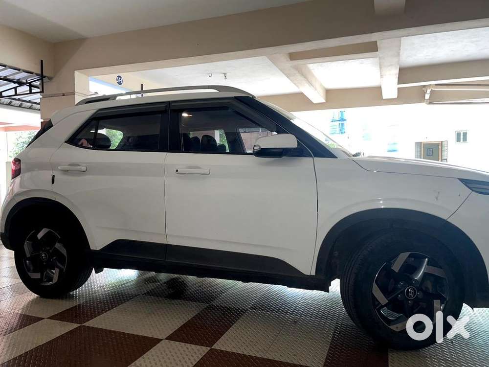 Hyundai Venue 2020 Diesel Well Maintained