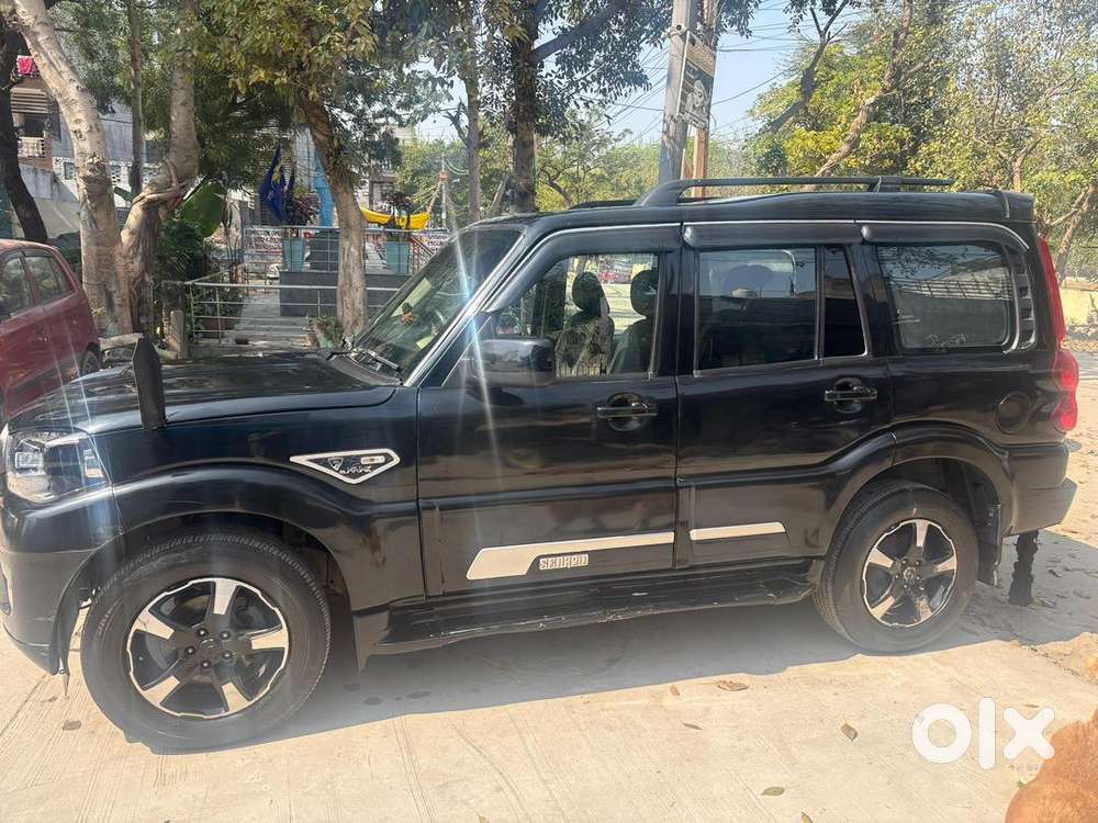Mahindra Black Scorpio Converted Into S11