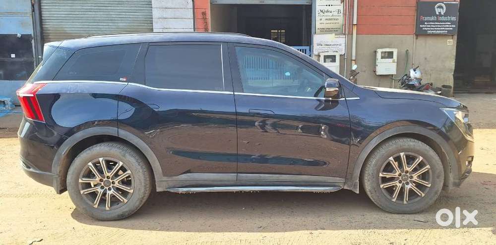 Mahindra Xuv700 2.0 Ax 7 Petrol Mt Str, 2022, Petrol