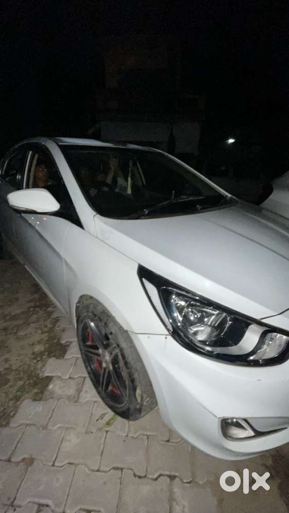 Hyundai Fluidic Verna 2011