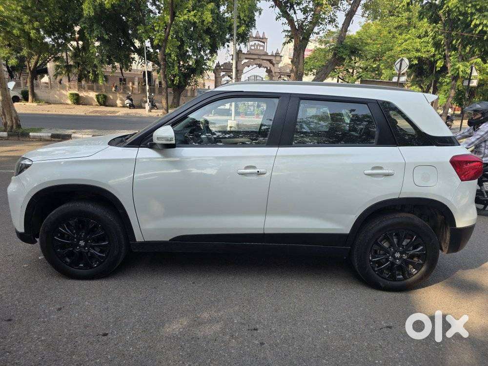 Maruti Suzuki Brezza 1.5 Zxi Smart Hybrid, 2022, Petrol
