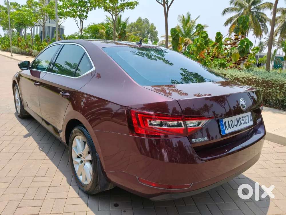 Skoda Superb 2016 Petrol Well Maintained