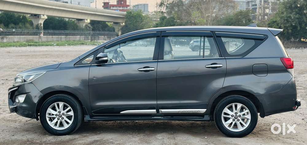 Toyota Innova Crysta 2.4 V, 2017, Diesel