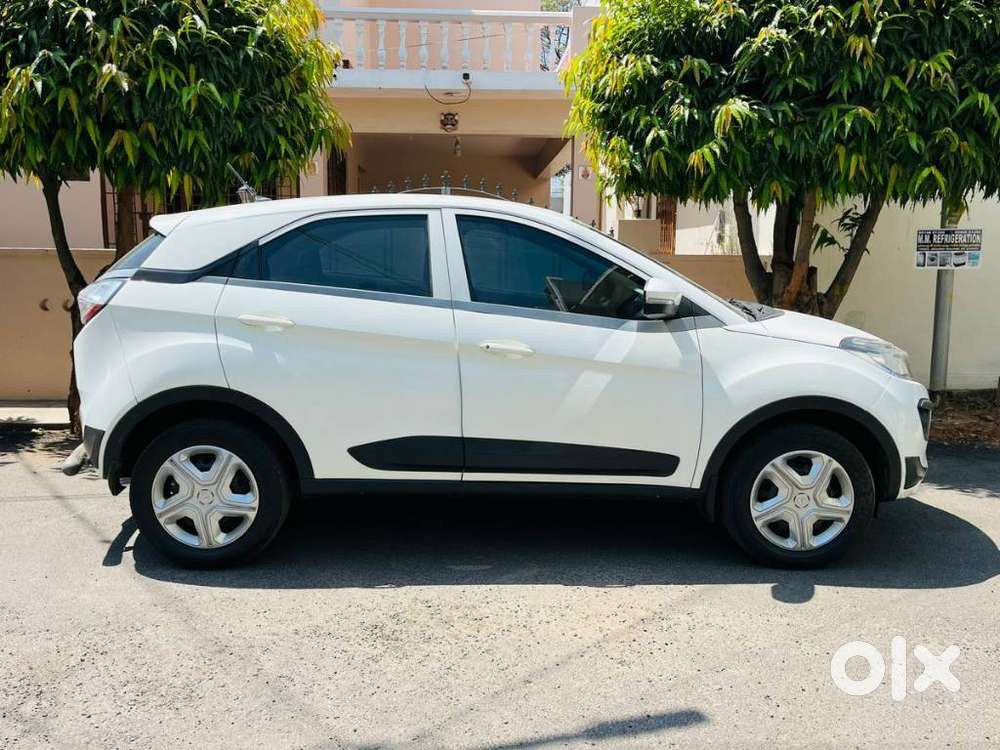 Tata Nexon, 2017, Petrol