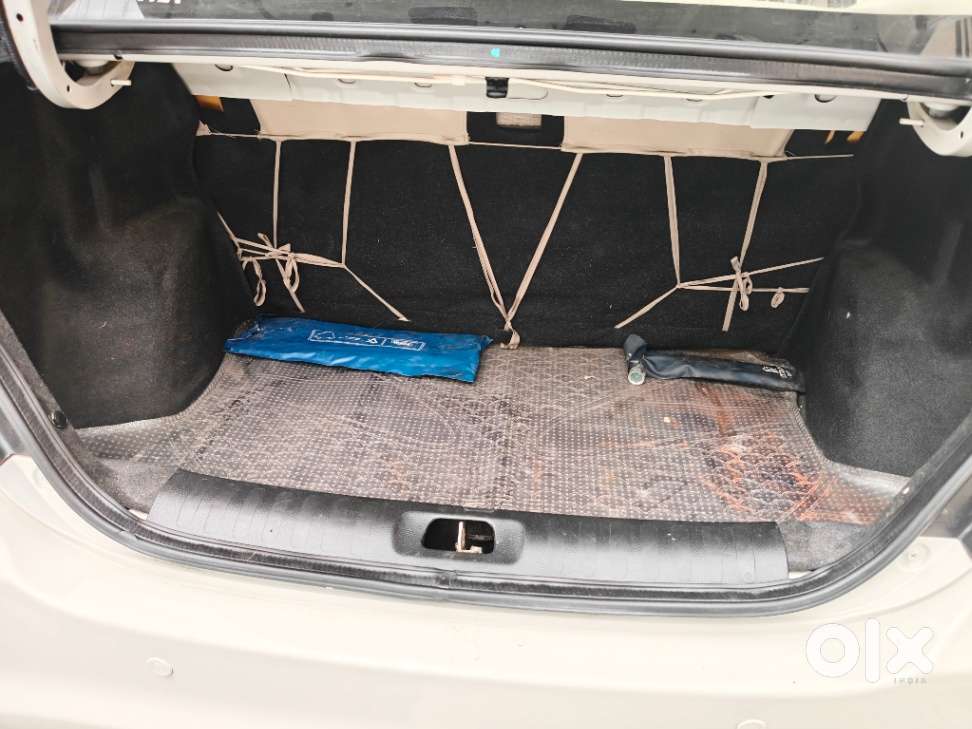 Maruti Suzuki Swift Dzire 1.2 Zxi Bsiv, 2016