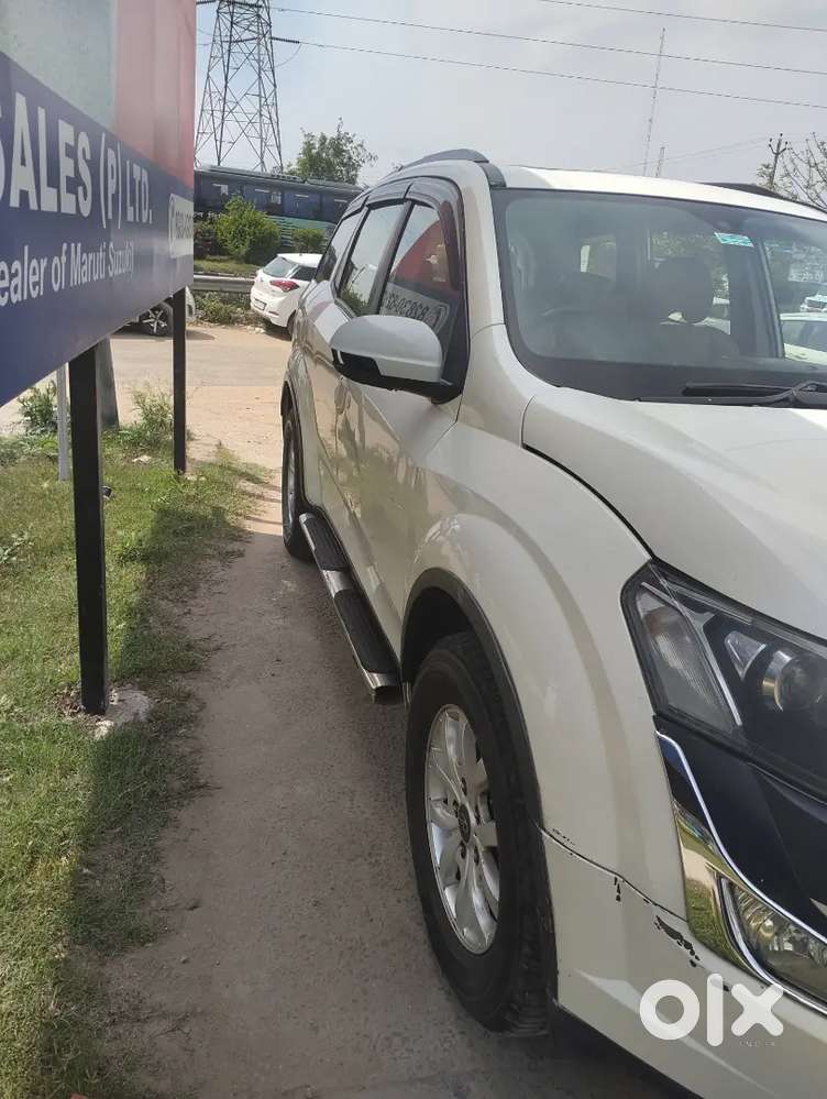 Mahindra Xuv500 2017 Diesel 82211 Km Driven