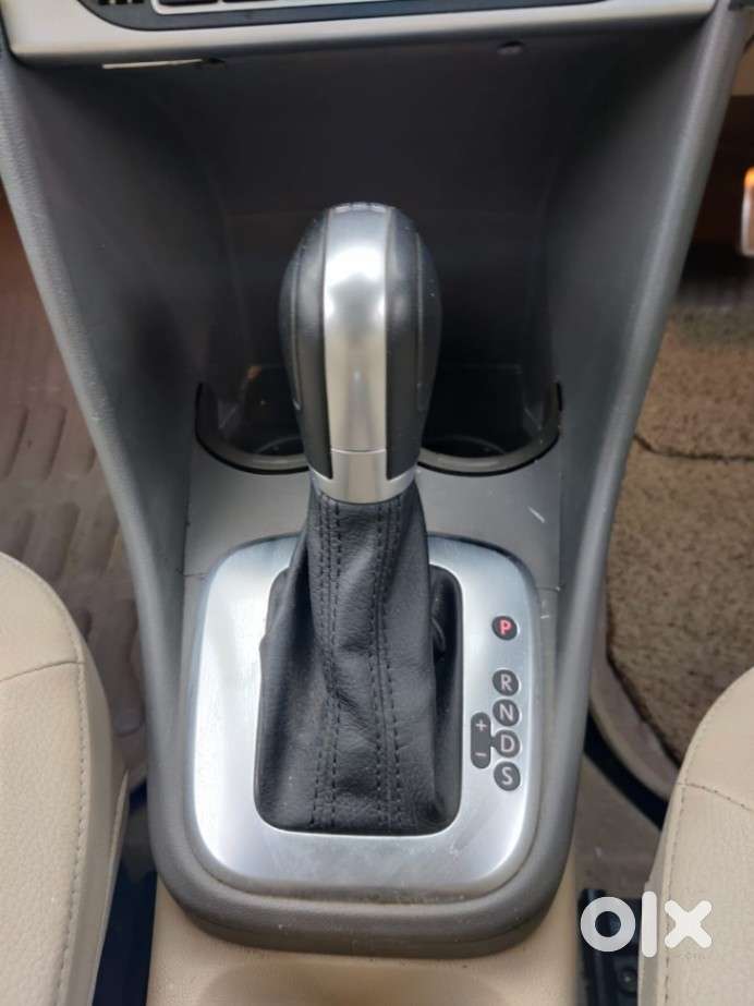 Volkswagen Vento 1.2 Highline Plus At 16 Alloy, 2016, Petrol