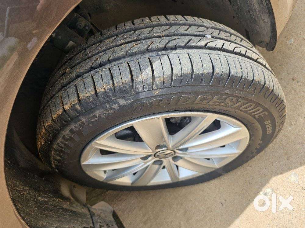 Volkswagen Vento 1.2 Tsi Highline At, 2015, Petrol