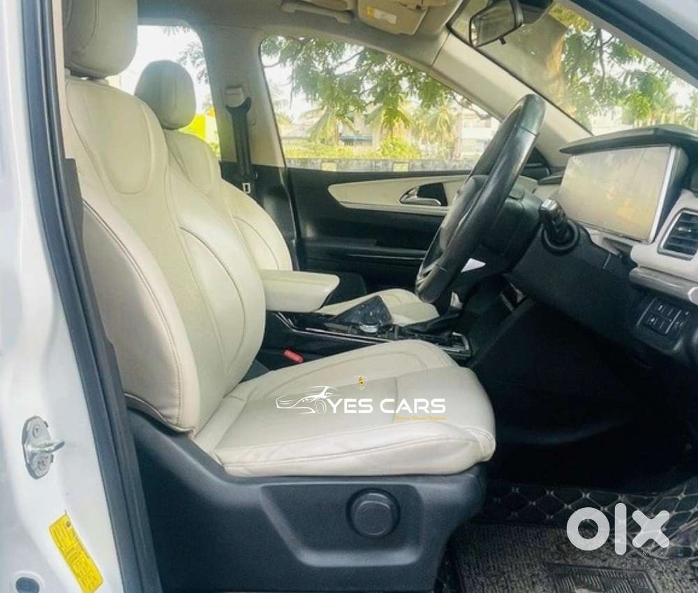 Mahindra Xuv700 2.2 Ax 7 Diesel At Str, 2022, Diesel