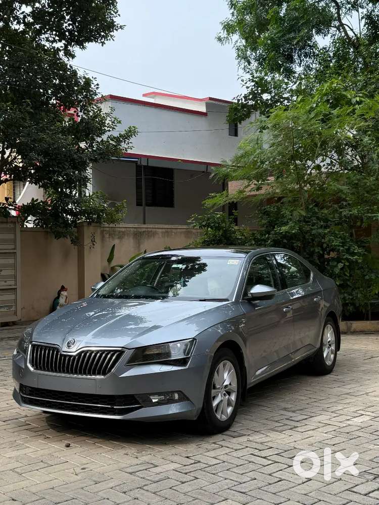 Skoda Superb 2017 Diesel 80000 Km Driven