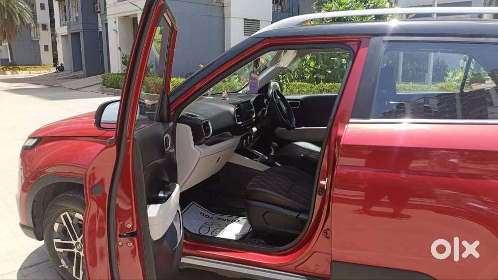 Hyundai Venue(oct-2022) 1.5 Crdi Mt Sx Dual Tone (diesel) Fully Loaded
