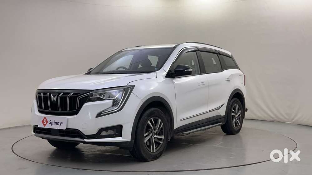 Mahindra Xuv700 2.0 Ax 5 Petrol Mt 7 Str, 2023, Petrol