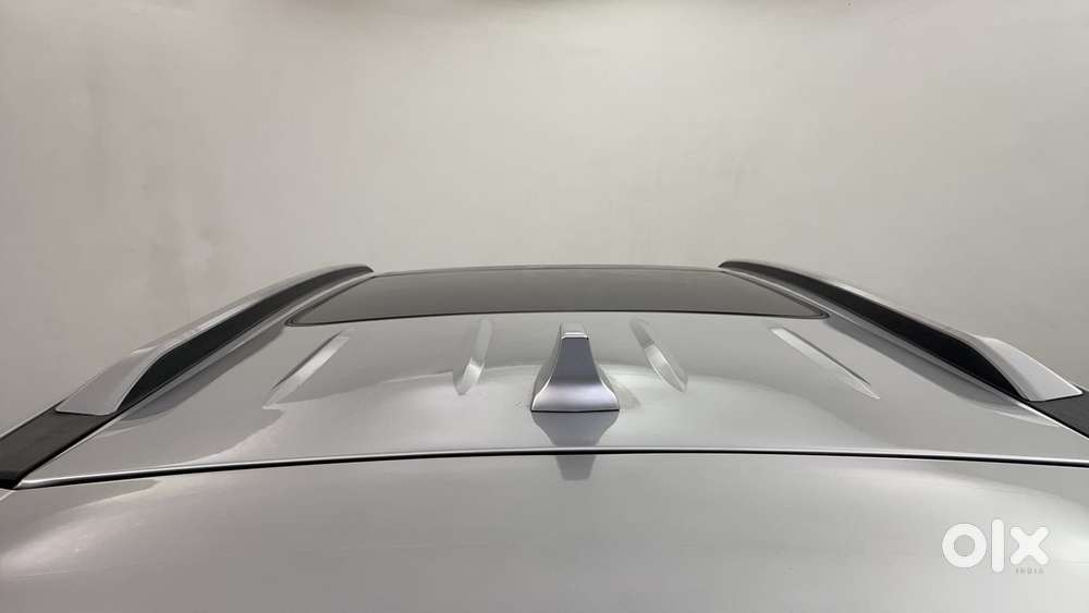 Mahindra Xuv700 2.0 Ax 7 Petrol At Luxury Pack Str, 2022, Petrol