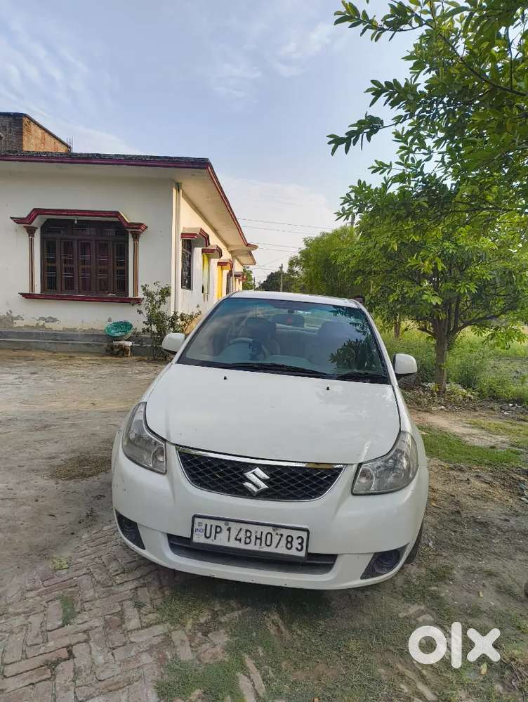 Petrol 20km/l & Cng 25 Km / Kg.