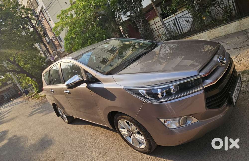 Toyota Innova Crysta 2.8z Automatic, 2016, Diesel