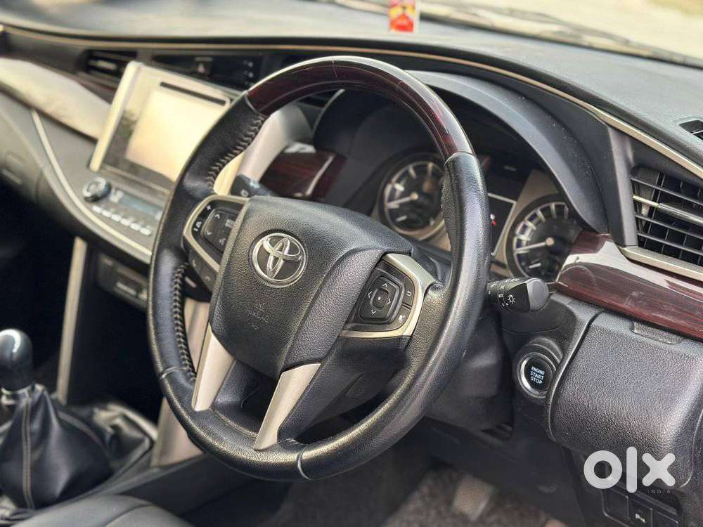 Toyota Innova Crysta 2.4 Vx Mt 8s, 2017, Diesel