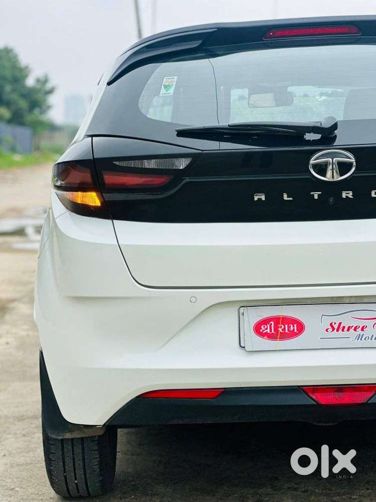 Tata Altroz 1.2 Xt, 2023, Petrol