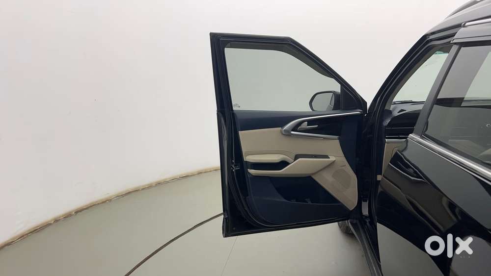 Kia Carens 1.4 Luxury Plus Dct 7 Str, 2022, Petrol