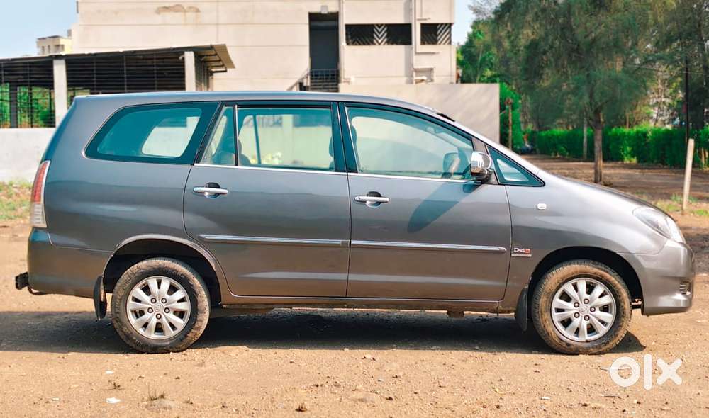 Toyota Innova 2.5 Vx 8 Seater Bs Iv, 2012, Diesel