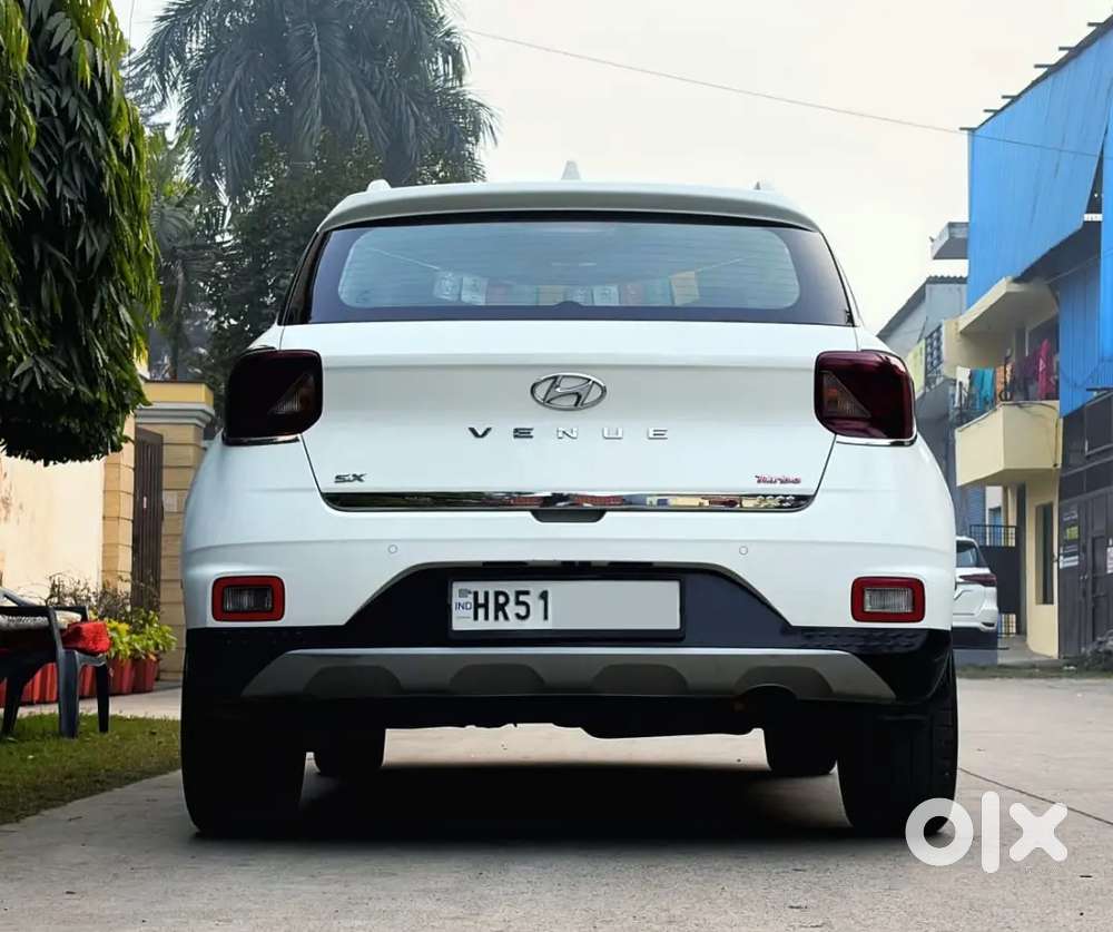 Hyundai Venue 2020 Petrol Well Maintained