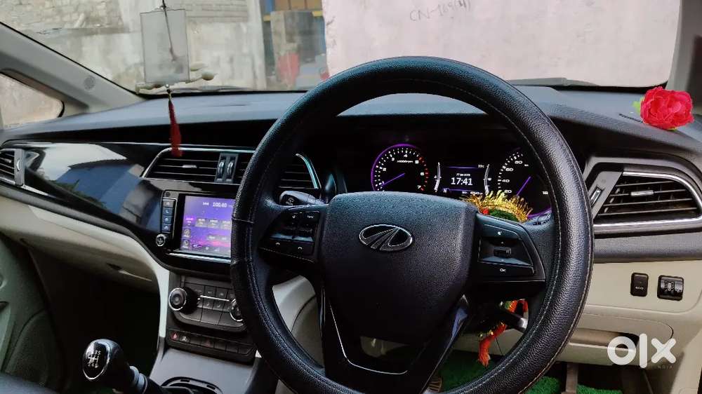Mahindra Marazzo M6 7 Seater