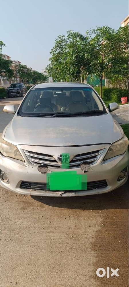 Toyota Corolla Altis (2011)