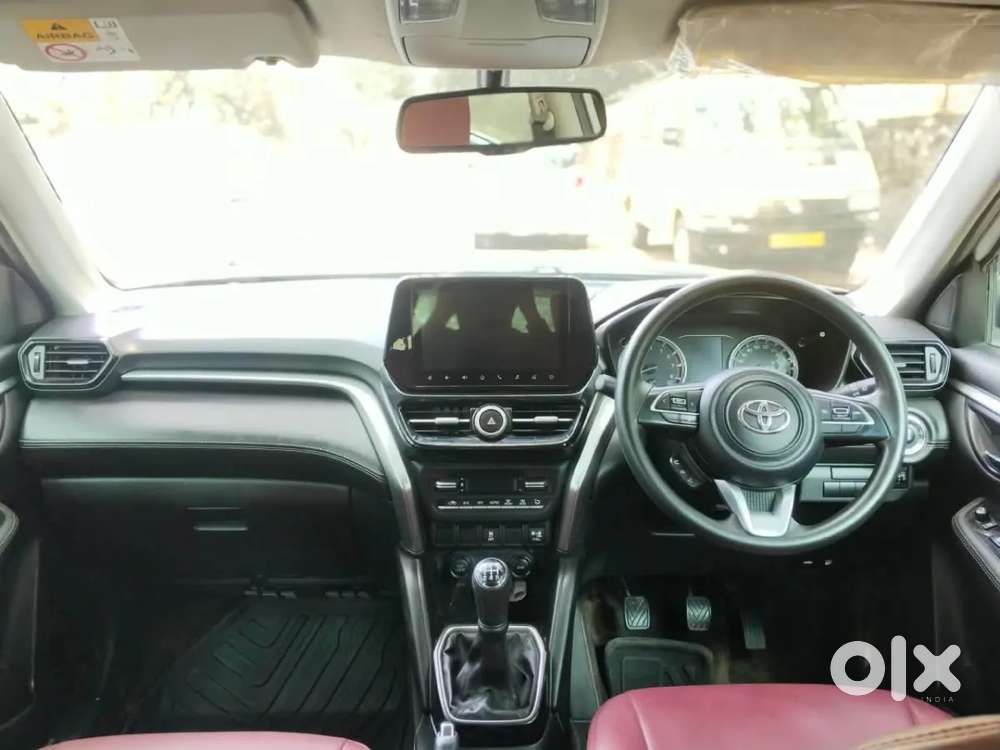 Toyota Urban Cruiser Hyryder, 2025, Petrol