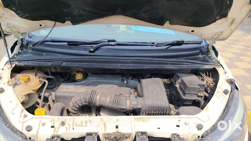 Mahindra Marazzo M6, 2019, Diesel