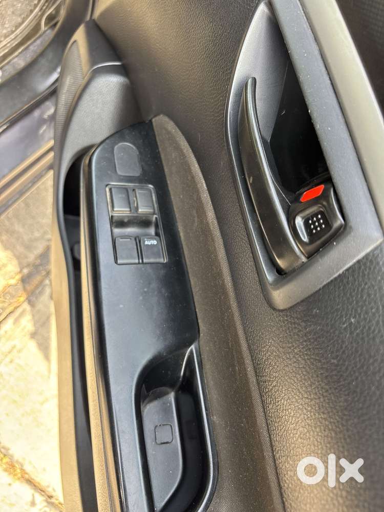 Maruti Suzuki Swift 1.3 Dlx, 2016, Petrol