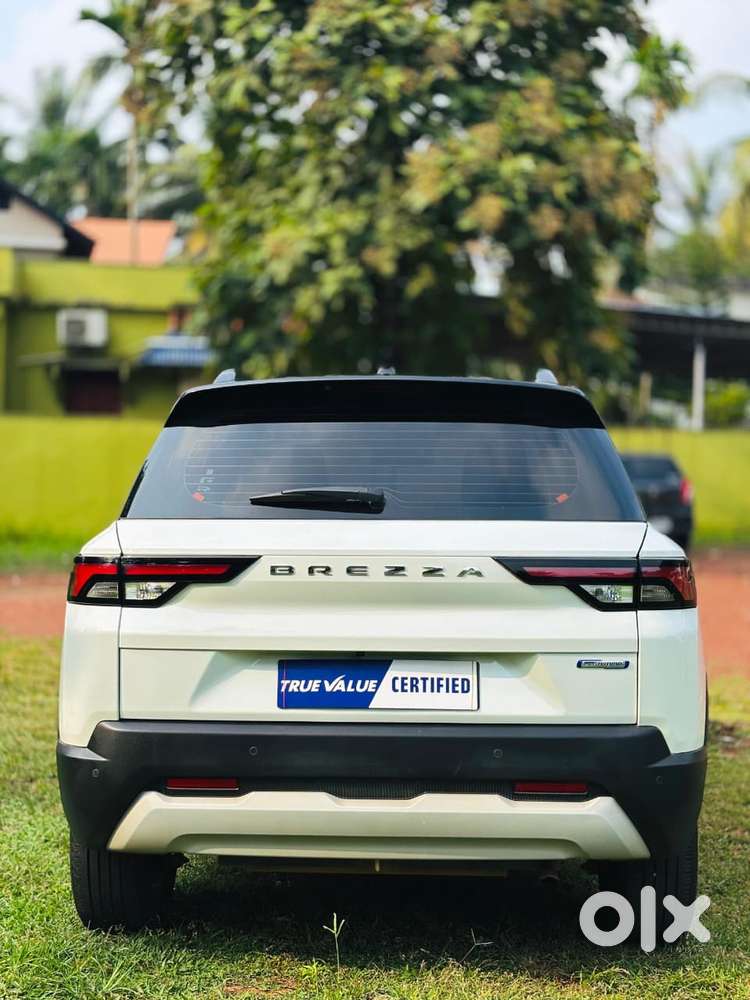 Maruti Suzuki Brezza 1.5 Zxi Plus Smart Hybrid Dual Tone, 2025, Petr..