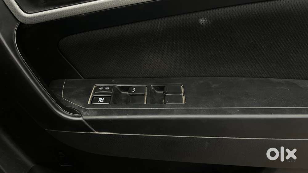 Maruti Suzuki Vitara Brezza Zxi +, 2022, Petrol