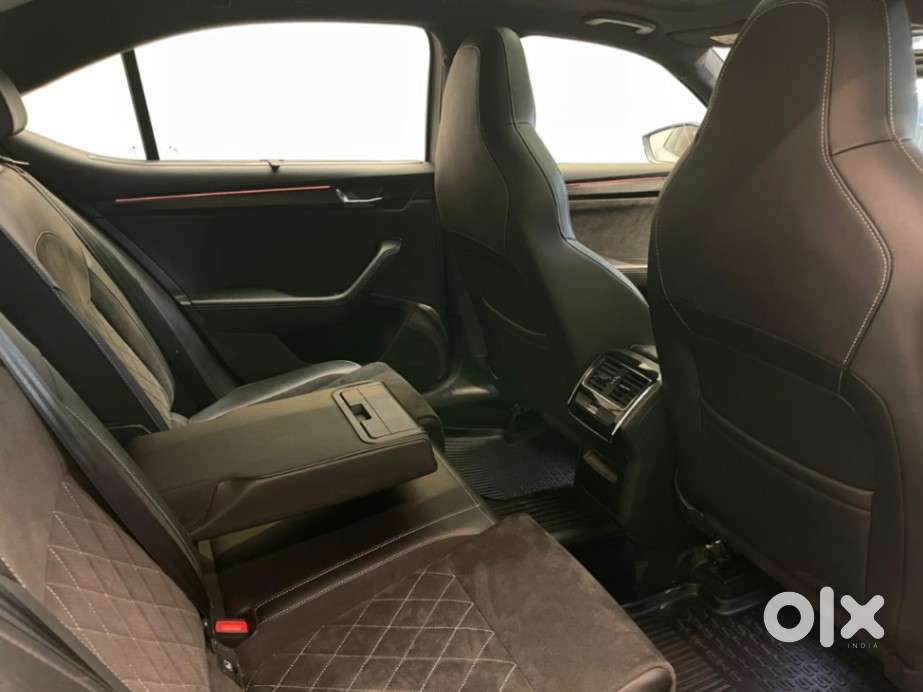 Skoda Superb [2020-ongoing] 1.8 Sportline, 2022, Petrol