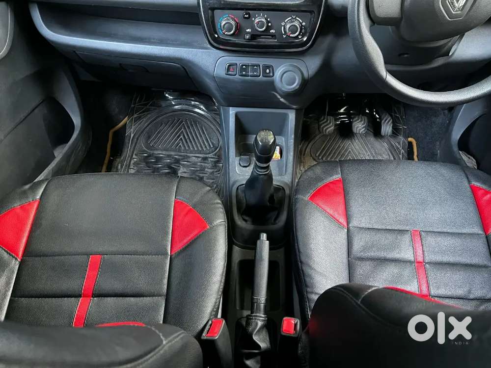 A Renault Kwid Rxt 0.8 In White Colour Only 30,000 Km Driven Hr Number