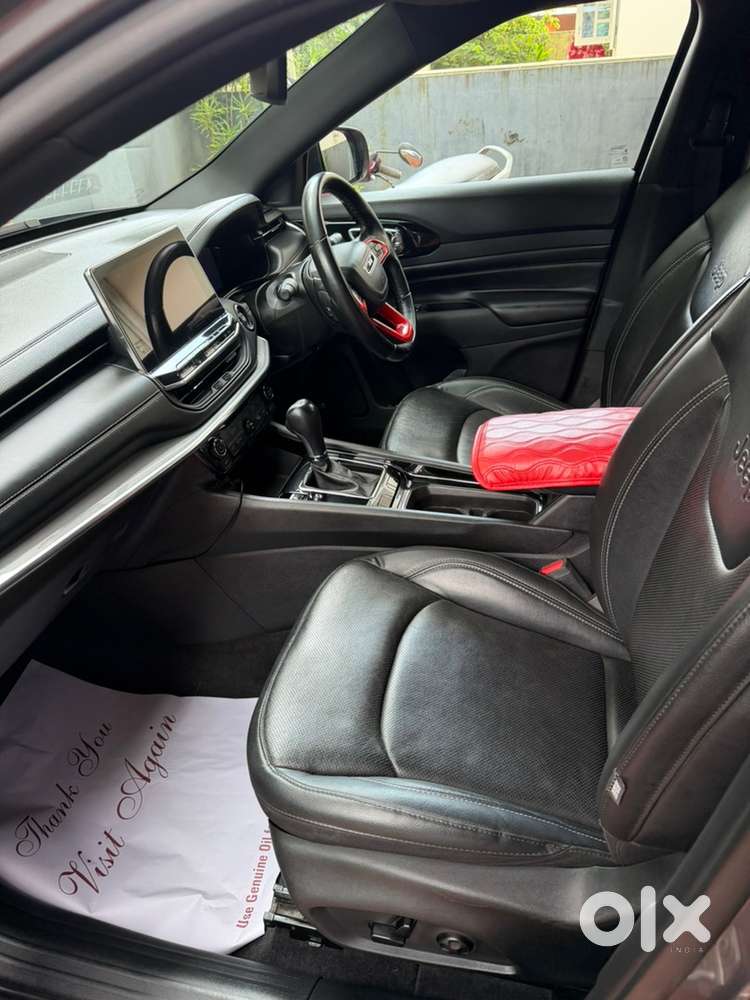 2022 Jeep Compass Model S - Grey