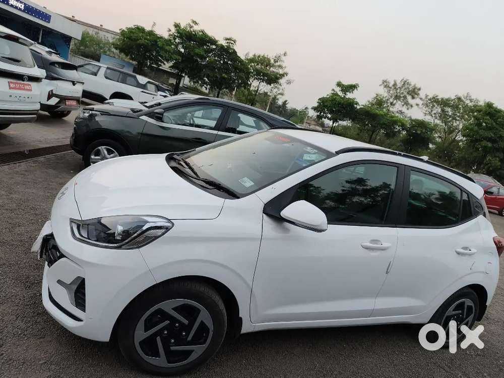 Ac , Power Steering, Power Window, White Colour,