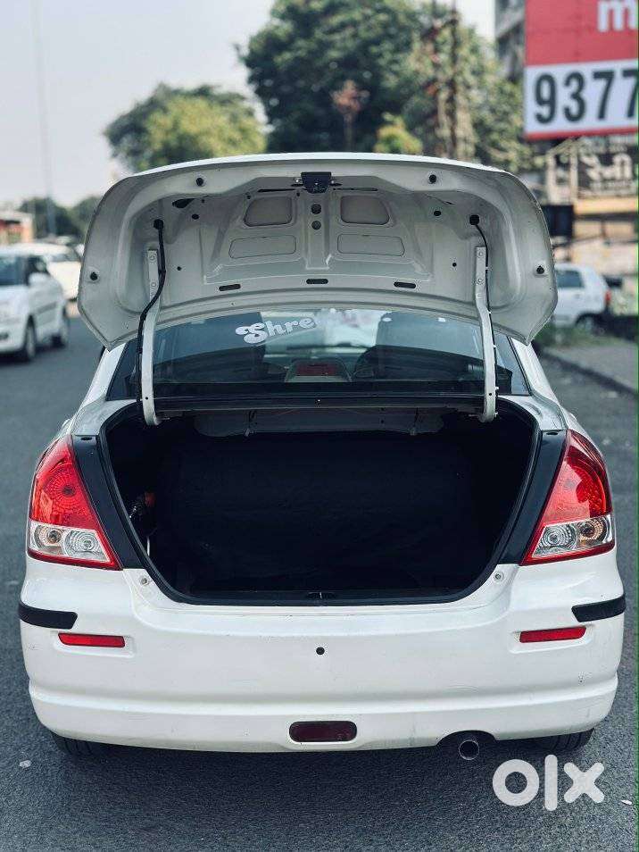 Maruti Suzuki Swift Dzire 1.2 Vxi Bsiv, 2010, Cng & Hybrids