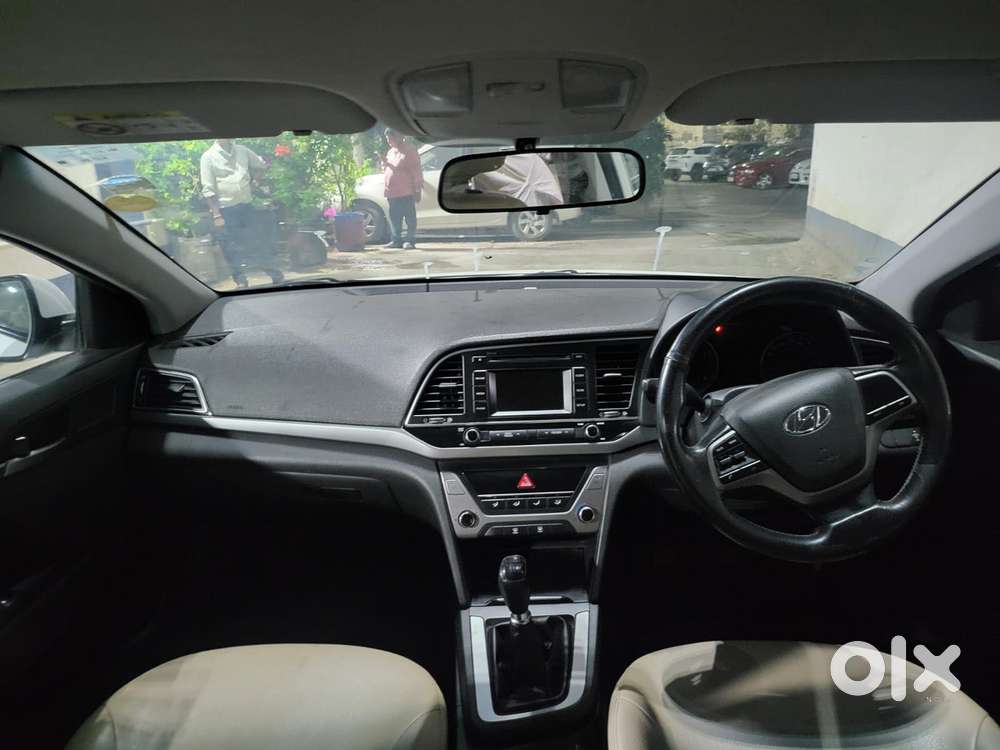 Hyundai New Elantra [2019-2022] 2.0 Sx Petrol Mt, 2019, Petrol