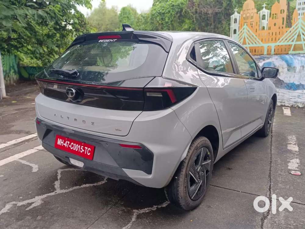 Tata Altroz, 2025, Petrol