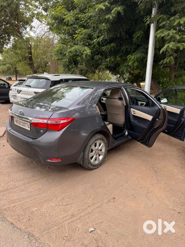 Toyota Corolla Altis 2015