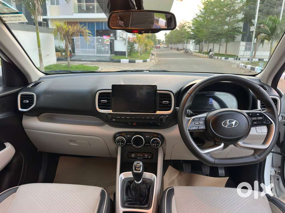 Hyundai Venue Sx (o) Mt 1.5 Diesel, 2023, Diesel