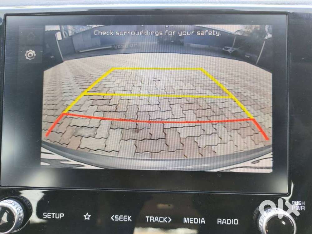 Kia Carens, 2023, Petrol