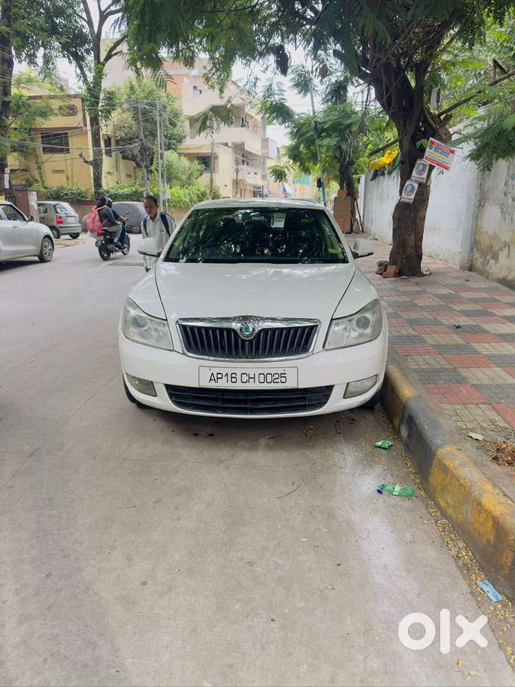 Skoda Laura 2013 Diesel Well Maintained