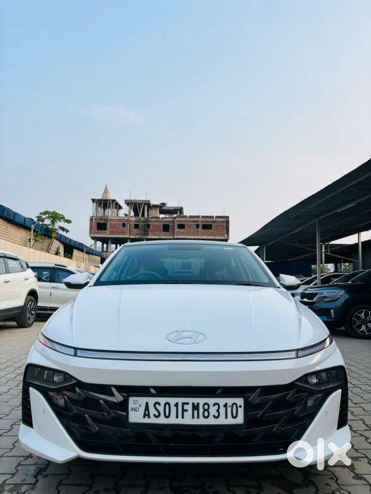 Hyundai Verna 1.5 Mpi Mt Sx (o), 2023, Petrol
