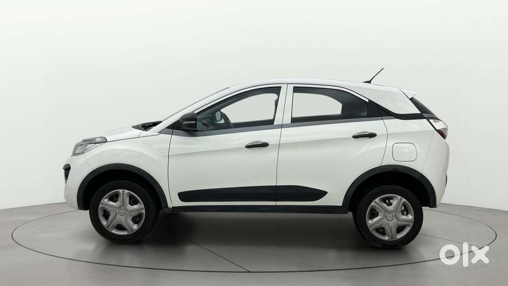 Tata Nexon 1.2 Revotron XM, 2018, Petrol