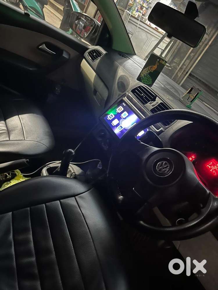 Touchscreen Infotainment System Reverse Parking Camera