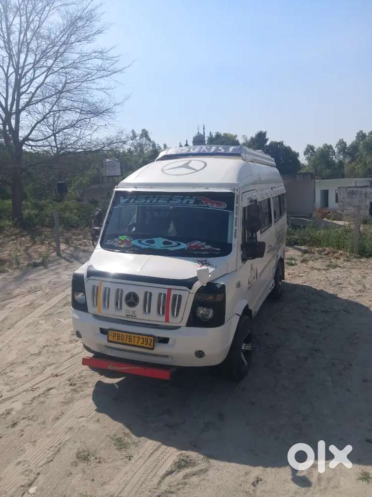 Tempo Traveller Crv16