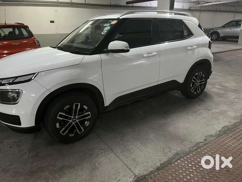 Hyundai Venue 2022 Diesel Well Maintained